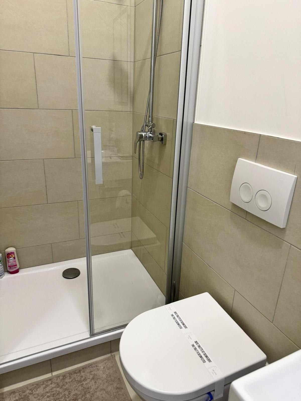 Heaven Homes - Privatzimmer Mit Bad Im Herzen Von Duesseldorf Экстерьер фото