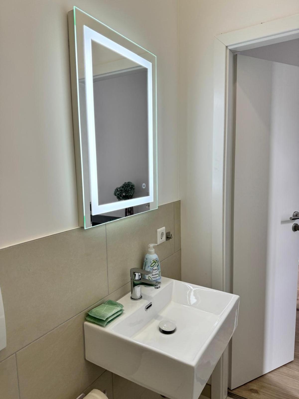 Heaven Homes - Privatzimmer Mit Bad Im Herzen Von Duesseldorf Экстерьер фото